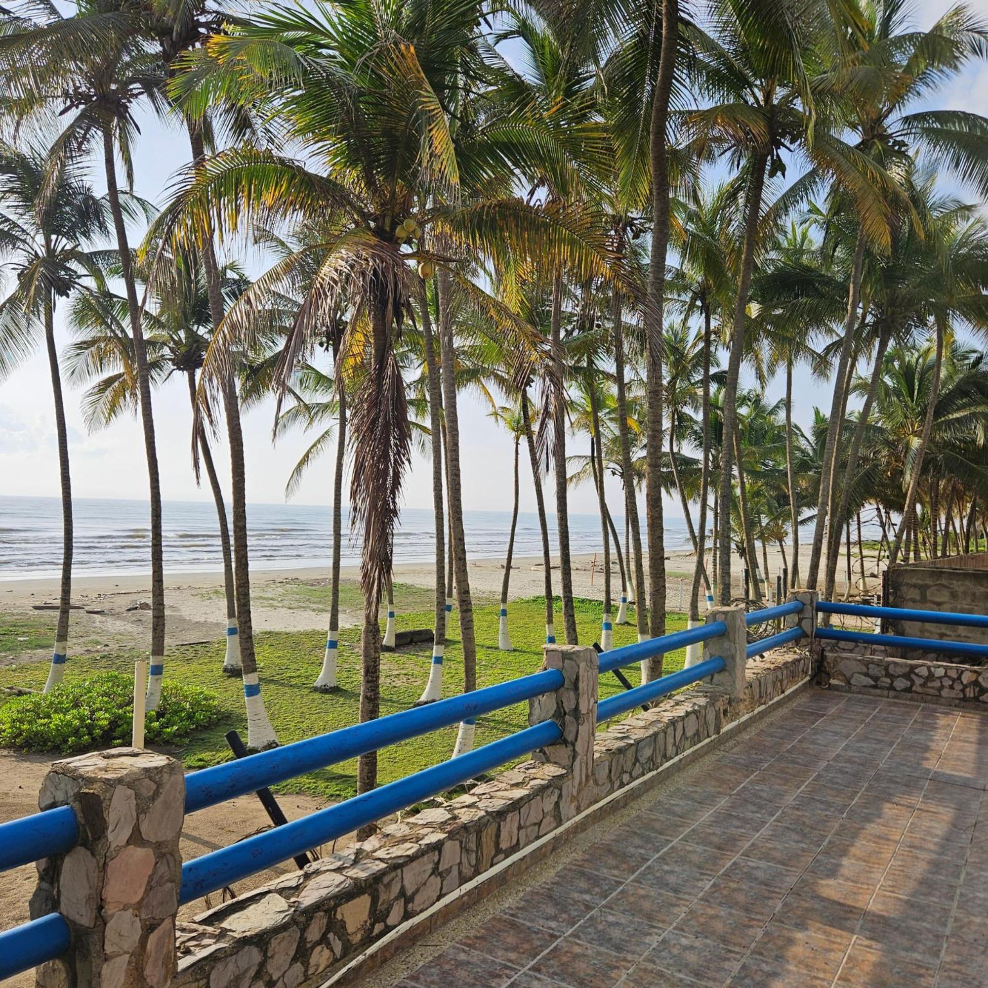 Ferienwohnung Tucacas, Frente Al Mar, Piscina Y Playa Privada Exterior foto