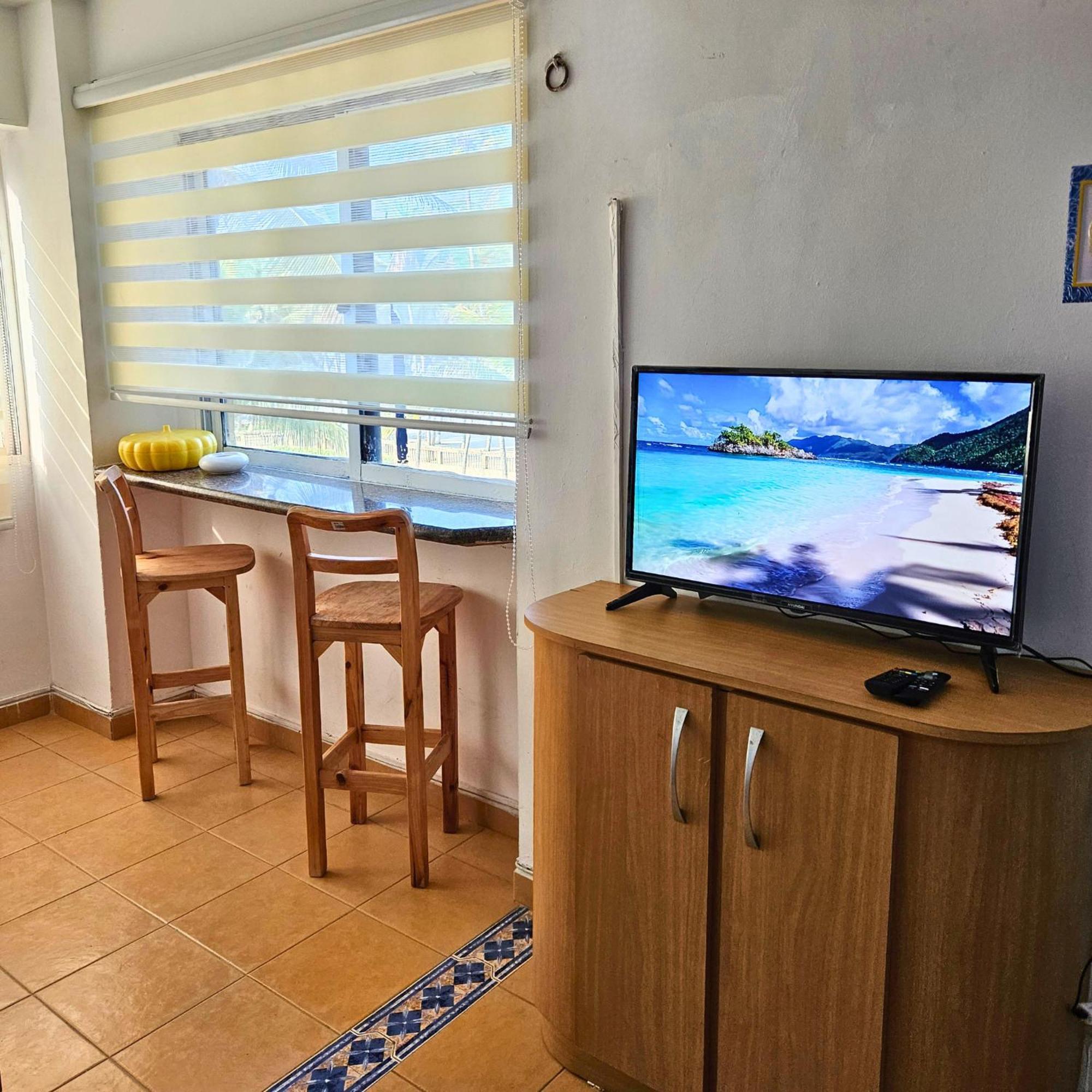 Ferienwohnung Tucacas, Frente Al Mar, Piscina Y Playa Privada Exterior foto