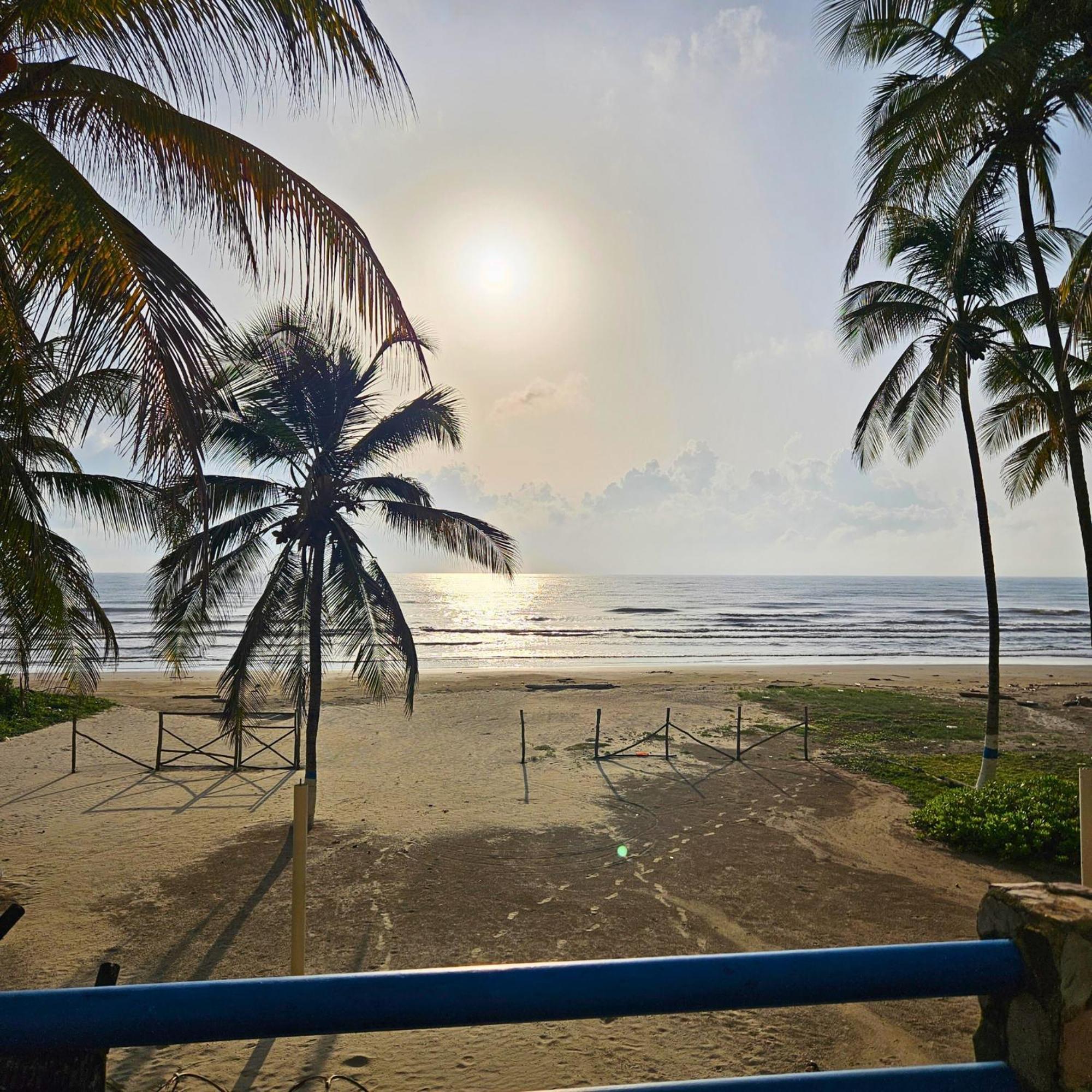 Ferienwohnung Tucacas, Frente Al Mar, Piscina Y Playa Privada Exterior foto